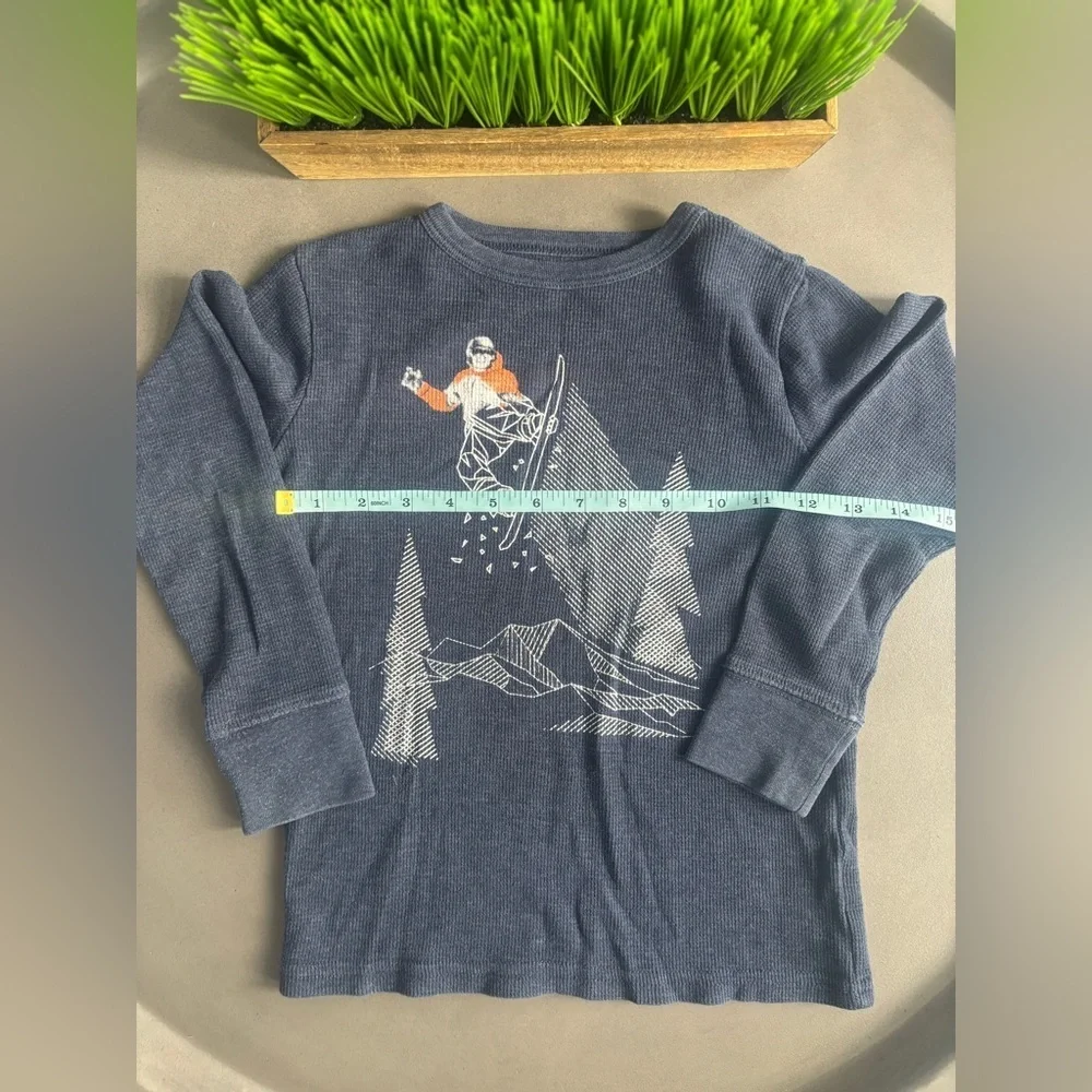Children’s Place Navy Blue Snowboard Graphic Long Sleeve Tee Size 5/6